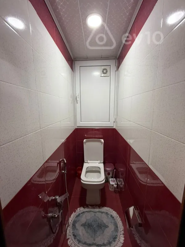 Satılır 4 otaqlı köhnə tikili 100 m²