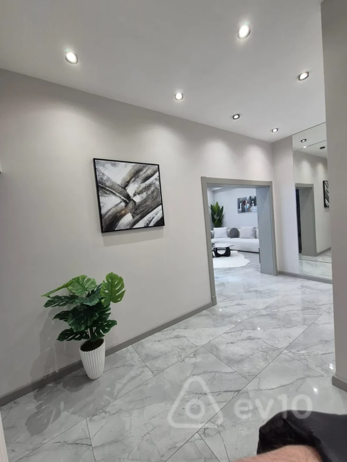 Kirayə verilir 3 otaqlı yeni tikili 90 m²