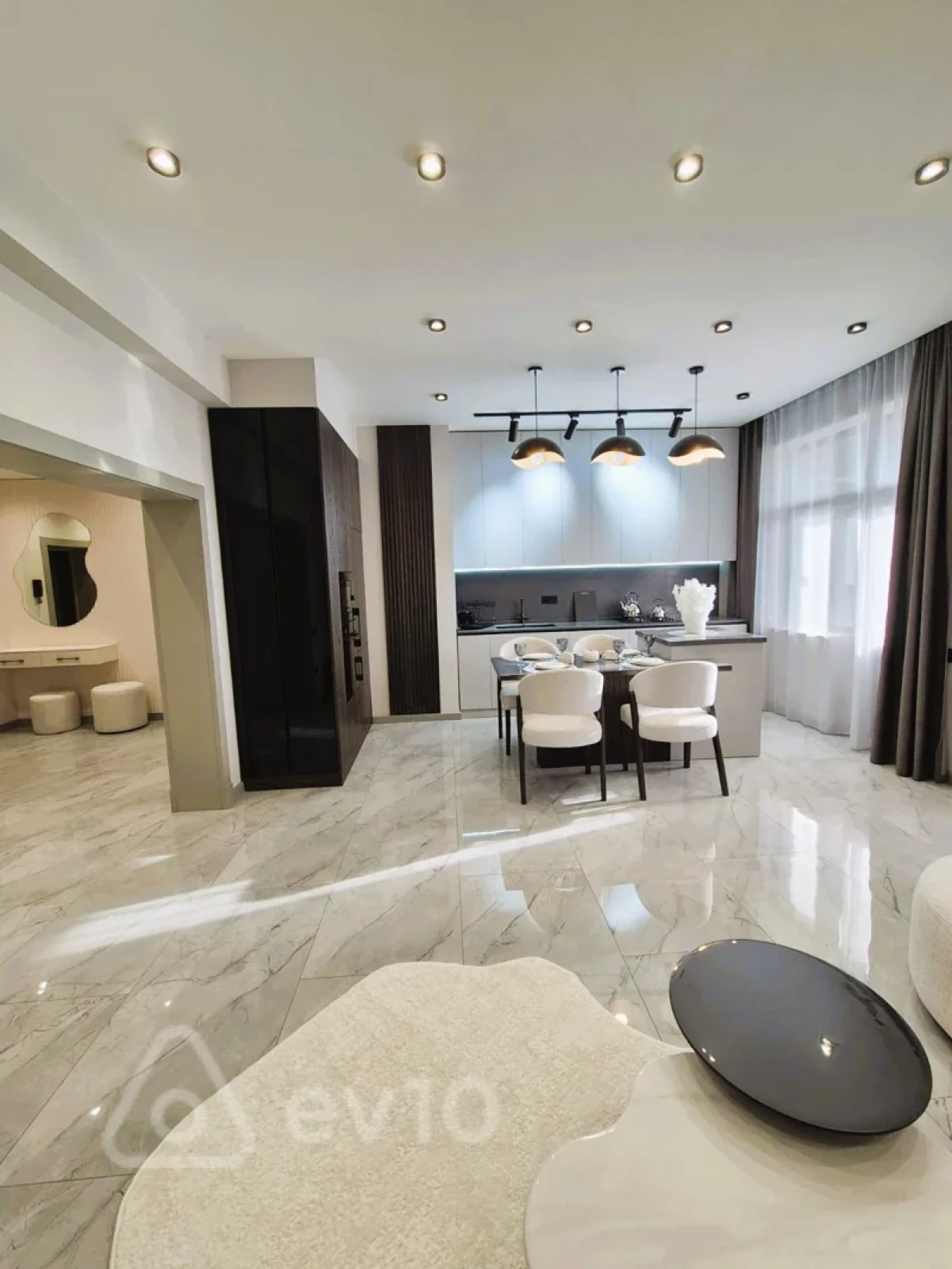 Kirayə verilir 3 otaqlı yeni tikili 90 m²