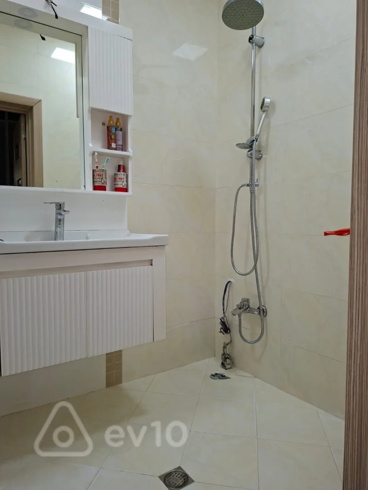 Kirayə verilir 2 otaqlı yeni tikili 78 m²