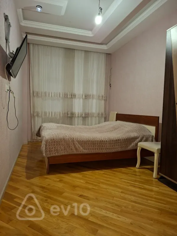 Kirayə verilir 2 otaqlı yeni tikili 78 m²