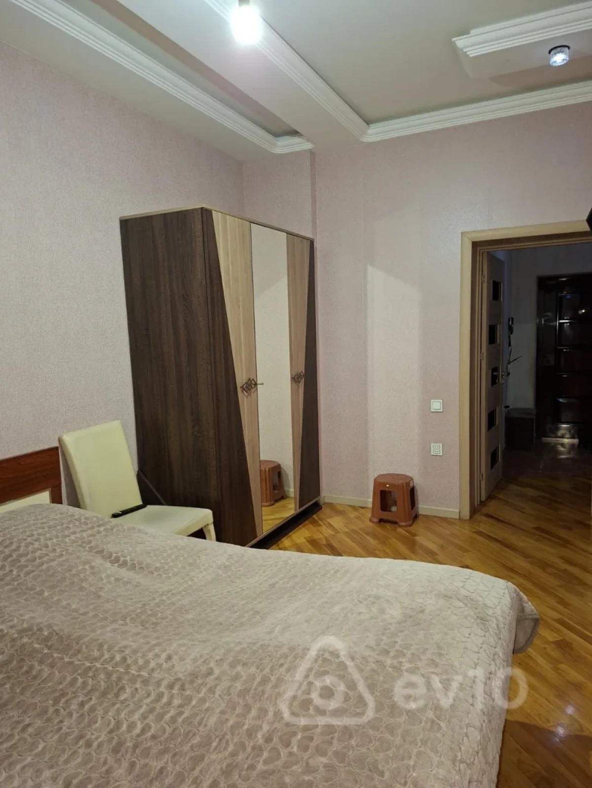 Kirayə verilir 2 otaqlı yeni tikili 78 m²