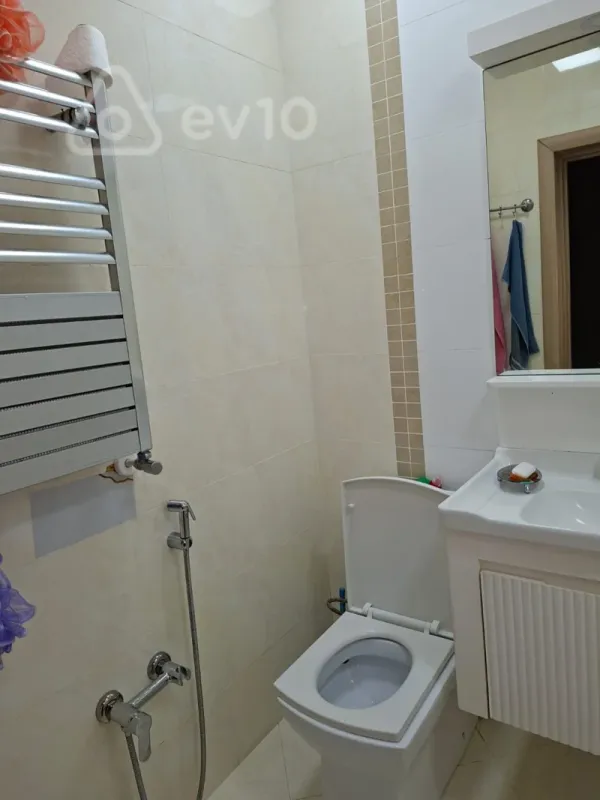 Kirayə verilir 2 otaqlı yeni tikili 78 m²