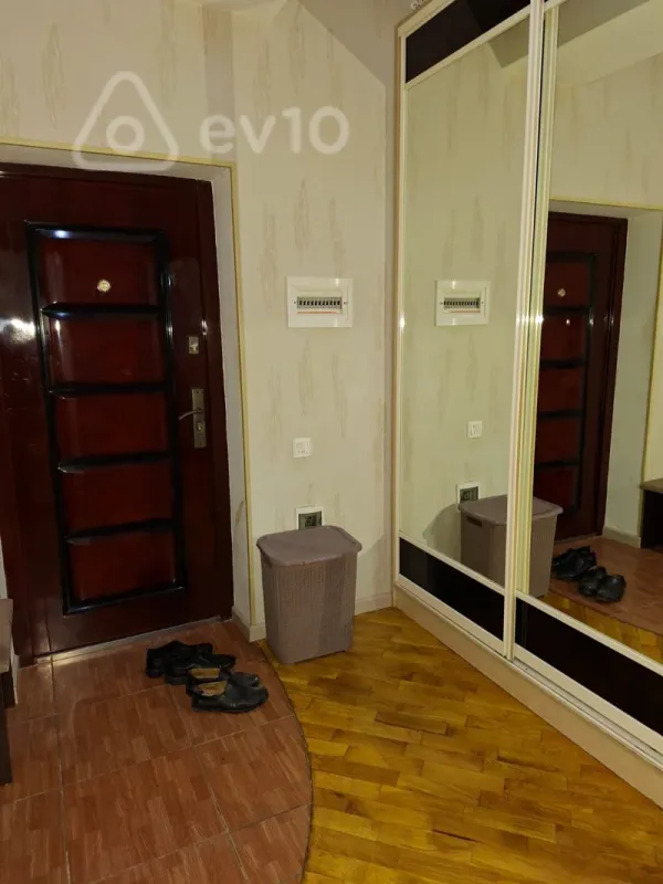 Kirayə verilir 2 otaqlı yeni tikili 78 m²