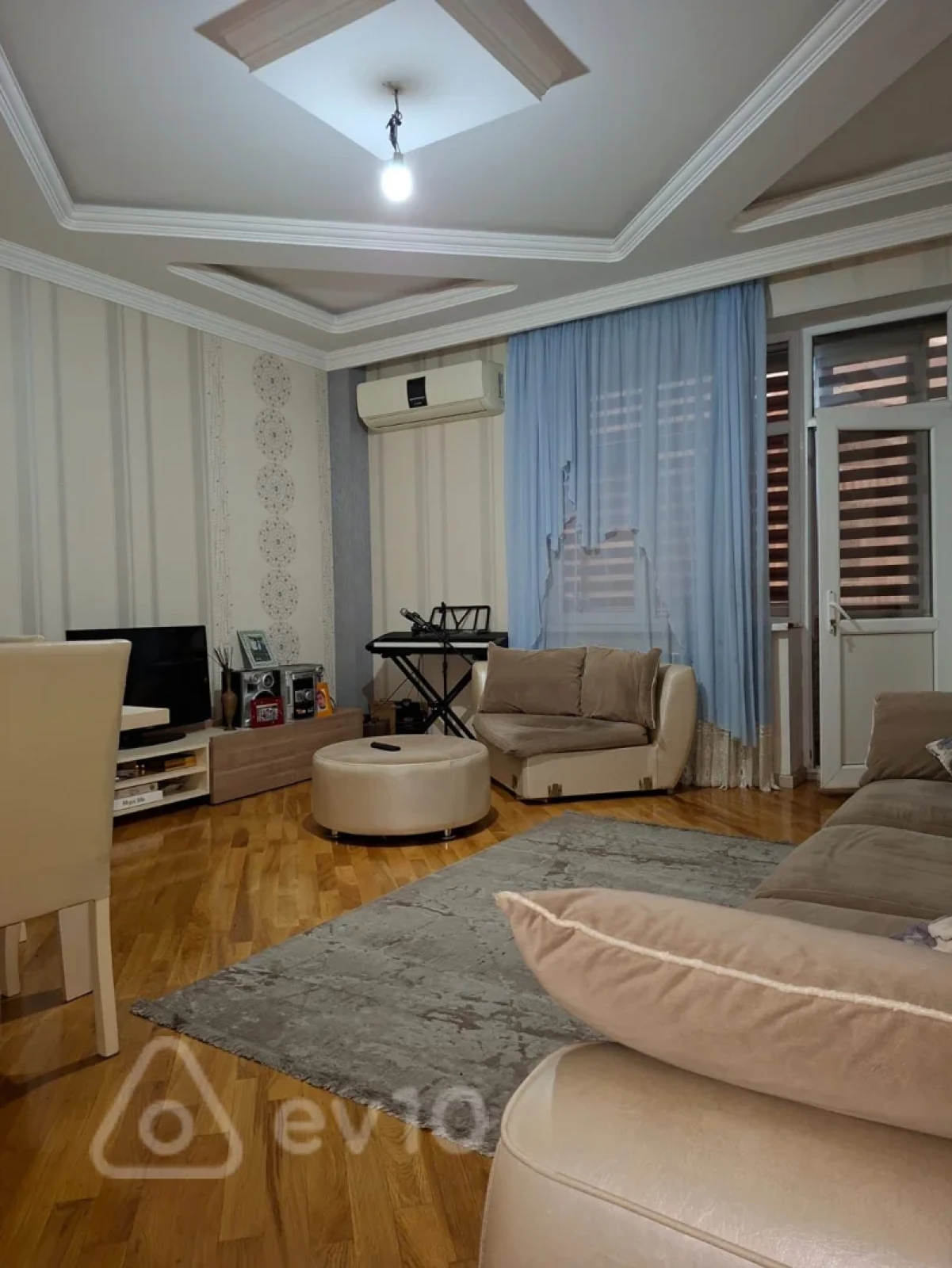 Kirayə verilir 2 otaqlı yeni tikili 78 m²