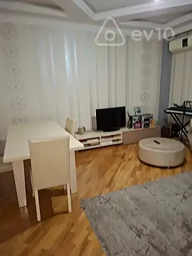Kirayə verilir 2 otaqlı yeni tikili 78 m²
