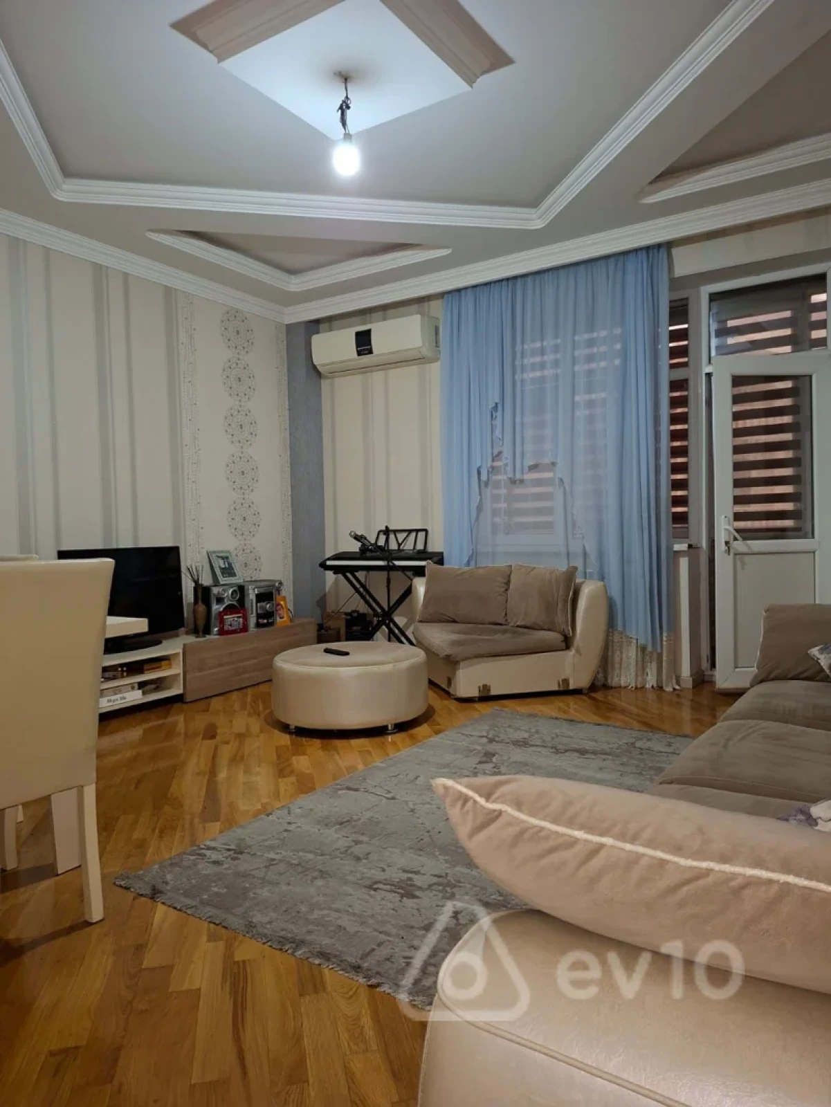 Kirayə verilir 2 otaqlı yeni tikili 78 m²