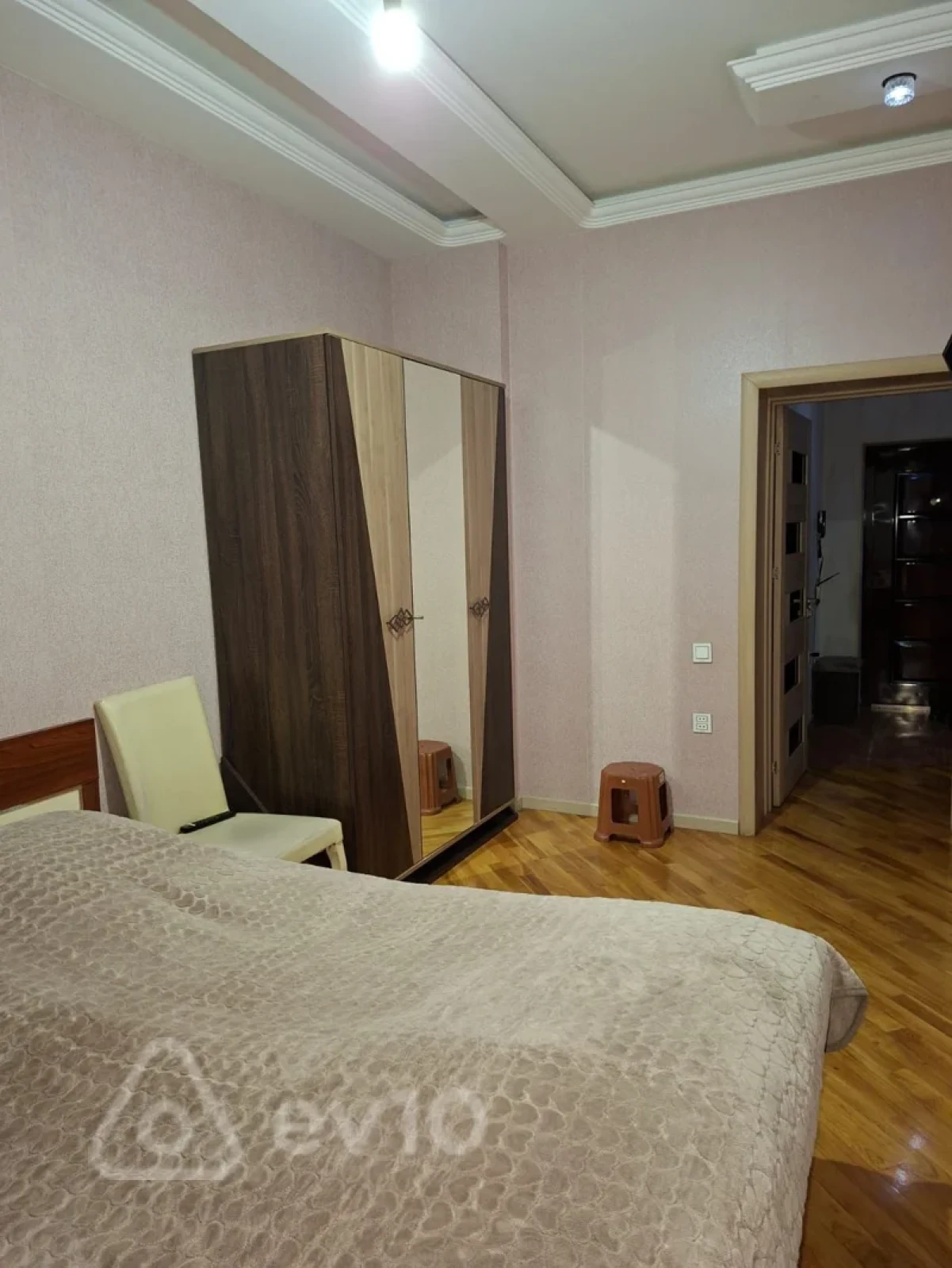 Kirayə verilir 2 otaqlı yeni tikili 78 m²