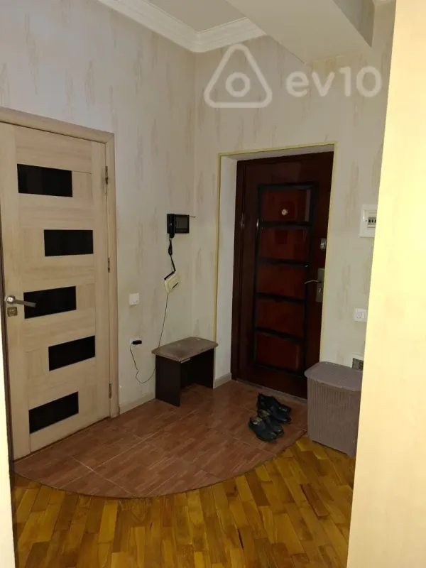 Kirayə verilir 2 otaqlı yeni tikili 78 m²