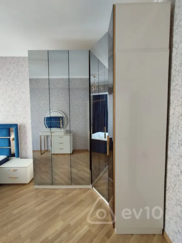 Kirayə verilir 3 otaqlı yeni tikili 112 m²