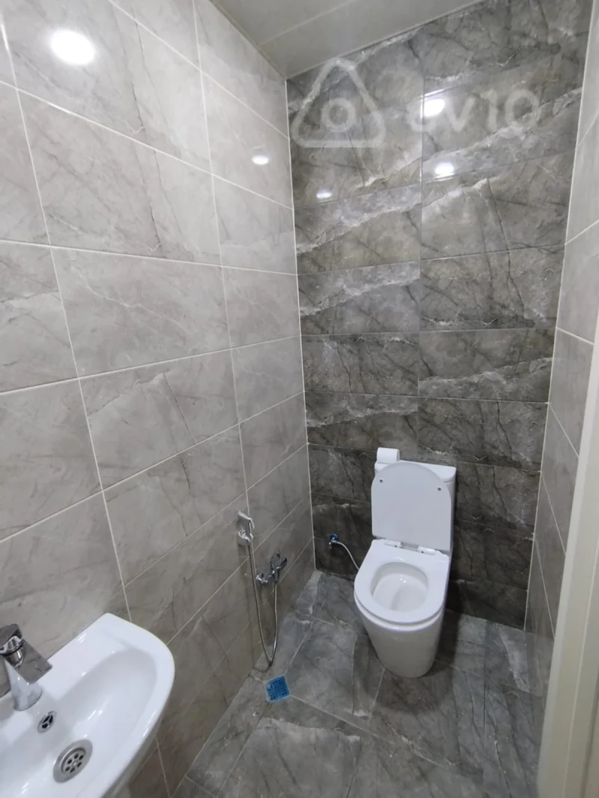 Kirayə verilir 3 otaqlı yeni tikili 112 m²