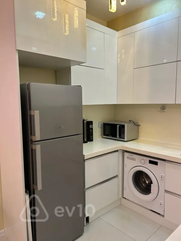 Kirayə verilir 2 otaqlı yeni tikili 87 m²