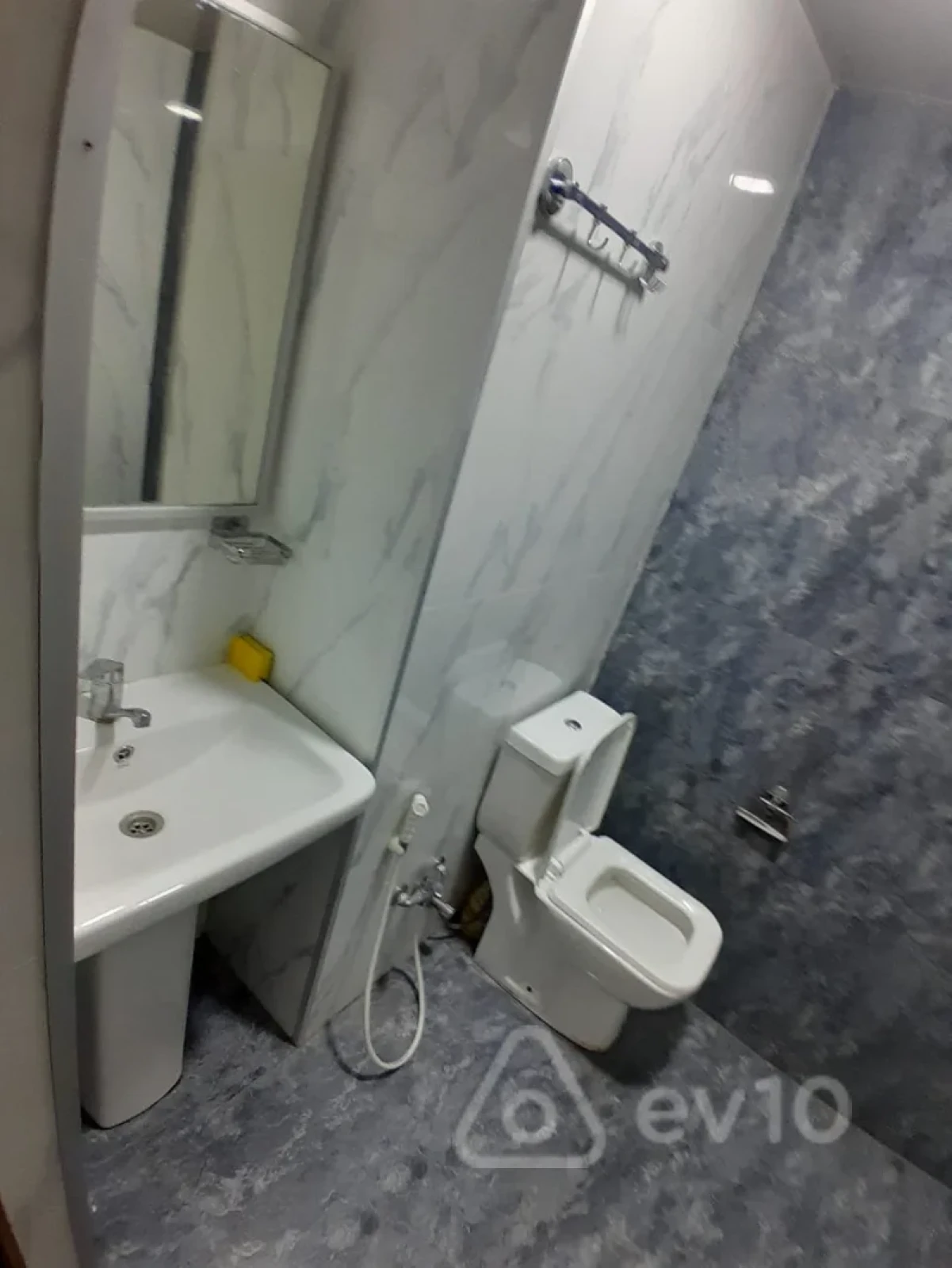 Kirayə verilir 2 otaqlı yeni tikili 68 m²