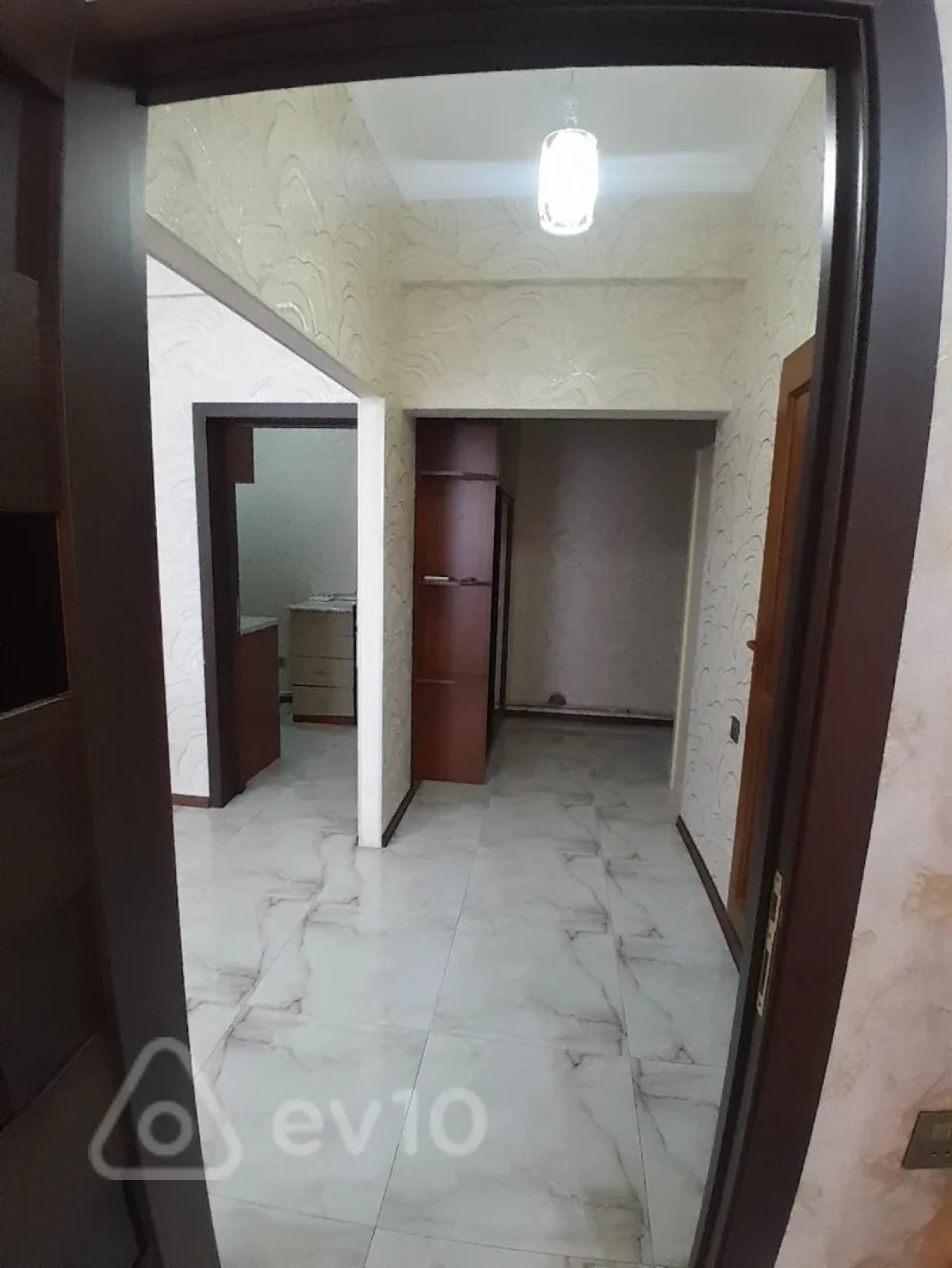 Kirayə verilir 2 otaqlı yeni tikili 68 m²