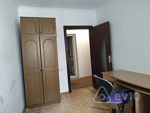 Kirayə verilir 3 otaqlı köhnə tikili 65 m²