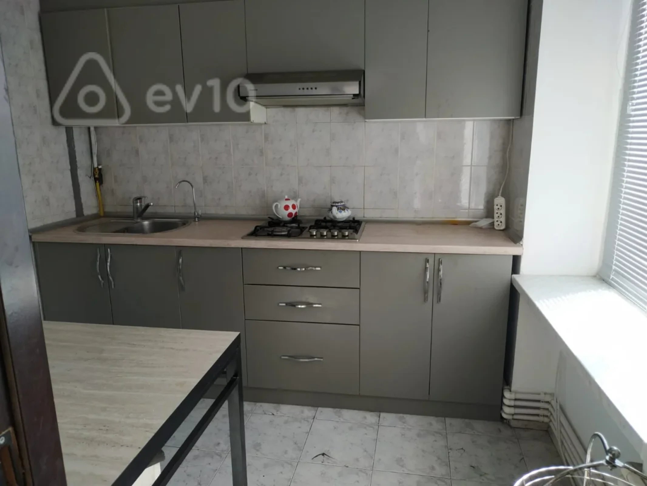 Kirayə verilir 3 otaqlı köhnə tikili 65 m²