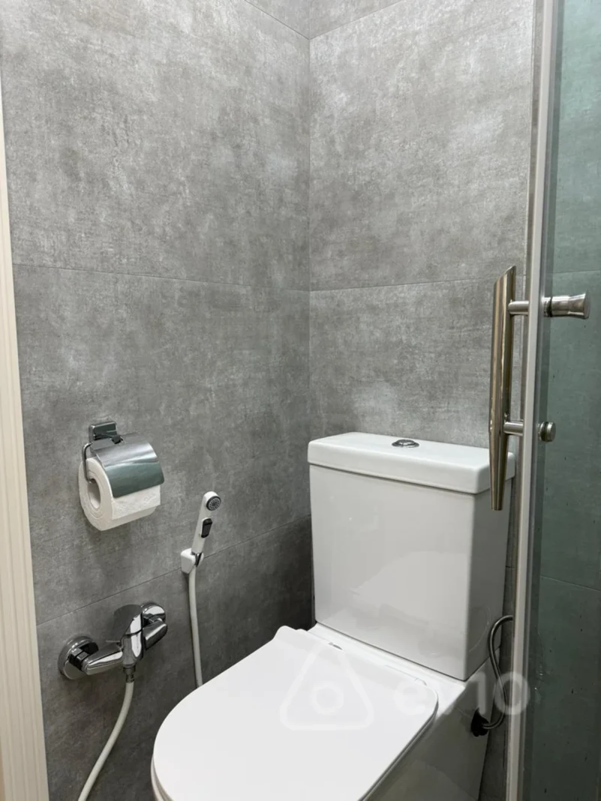 Satılır 2 otaqlı köhnə tikili 60 m²