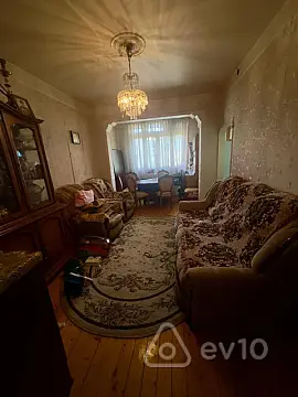 Kirayə verilir 2 otaqlı köhnə tikili 43 m²