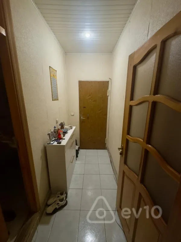 Kirayə verilir 2 otaqlı köhnə tikili 43 m²