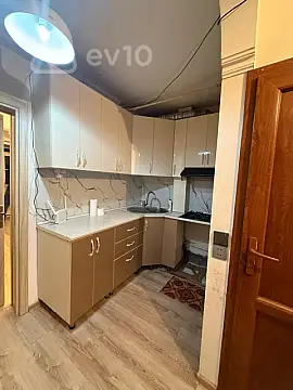 Kirayə verilir 3 otaqlı köhnə tikili 60 m²