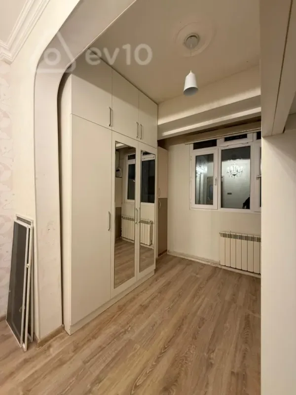 Kirayə verilir 3 otaqlı köhnə tikili 60 m²