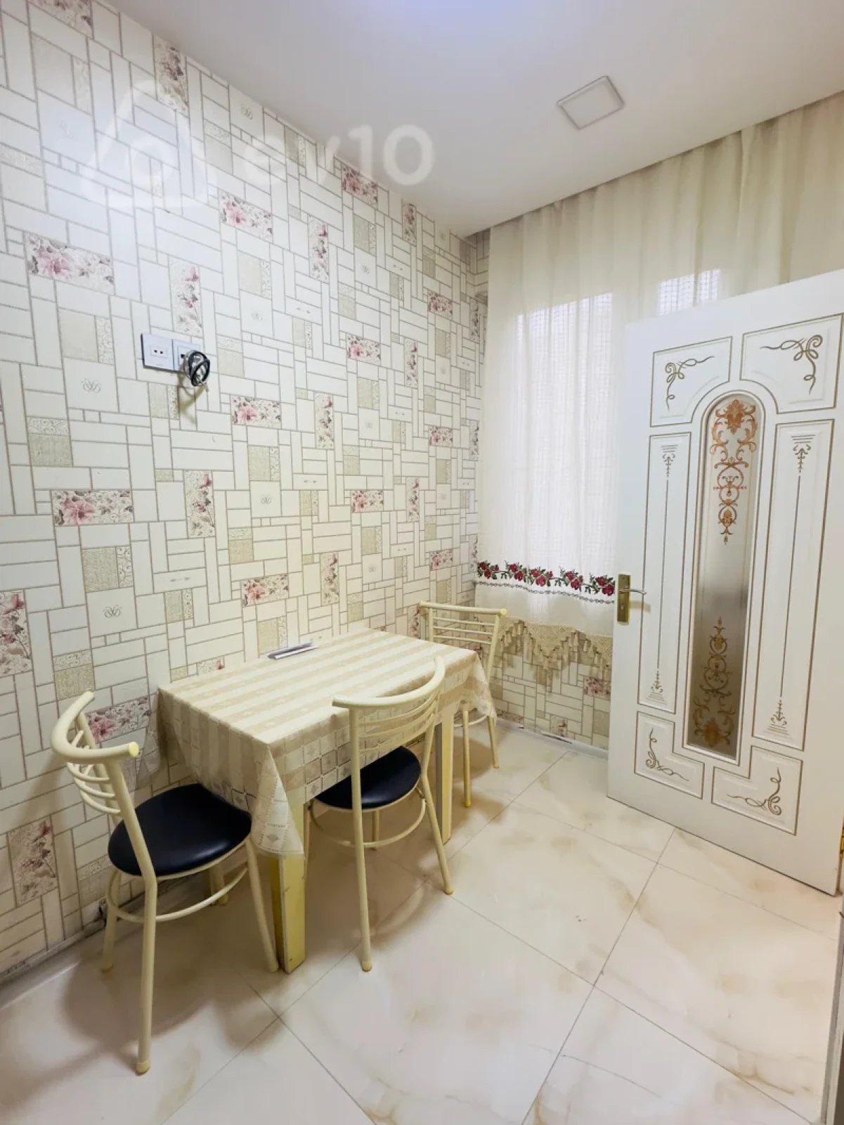 Kirayə verilir 3 otaqlı yeni tikili 120 m²