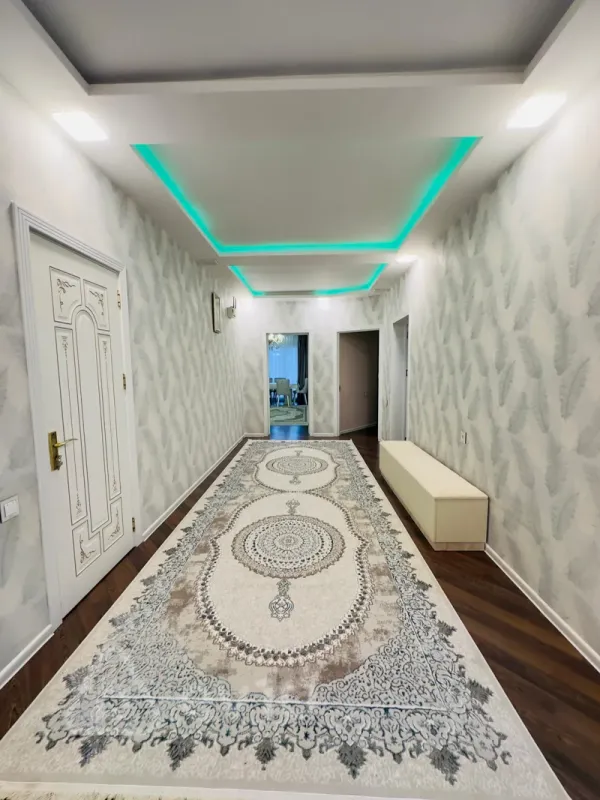 Kirayə verilir 3 otaqlı yeni tikili 120 m²