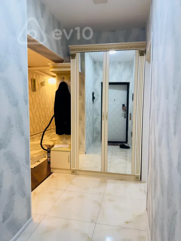 Kirayə verilir 3 otaqlı yeni tikili 120 m²