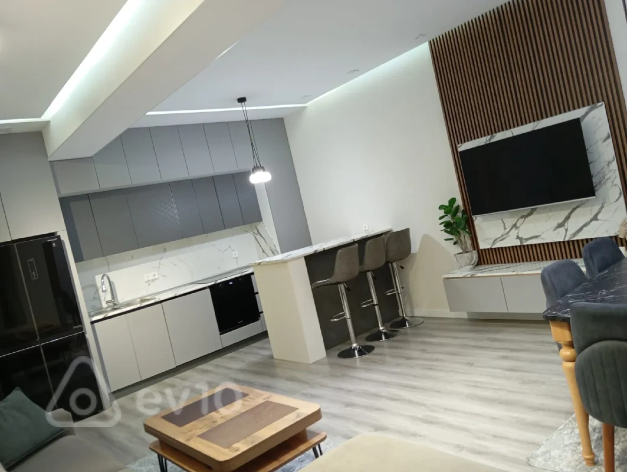Satılır 2 otaqlı yeni tikili 60 m²