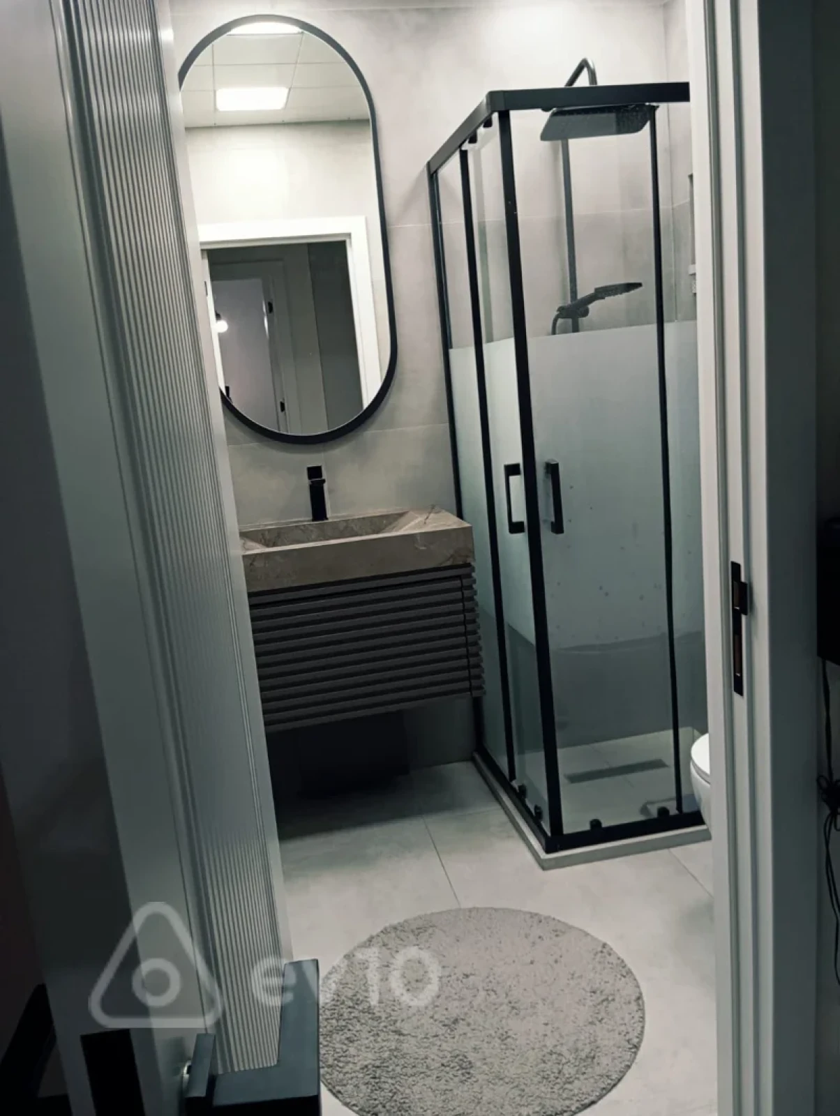 Satılır 2 otaqlı yeni tikili 60 m²