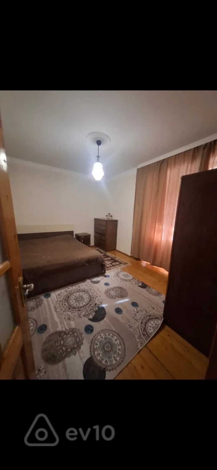 Kirayə verilir 2 otaqlı köhnə tikili 60 m²