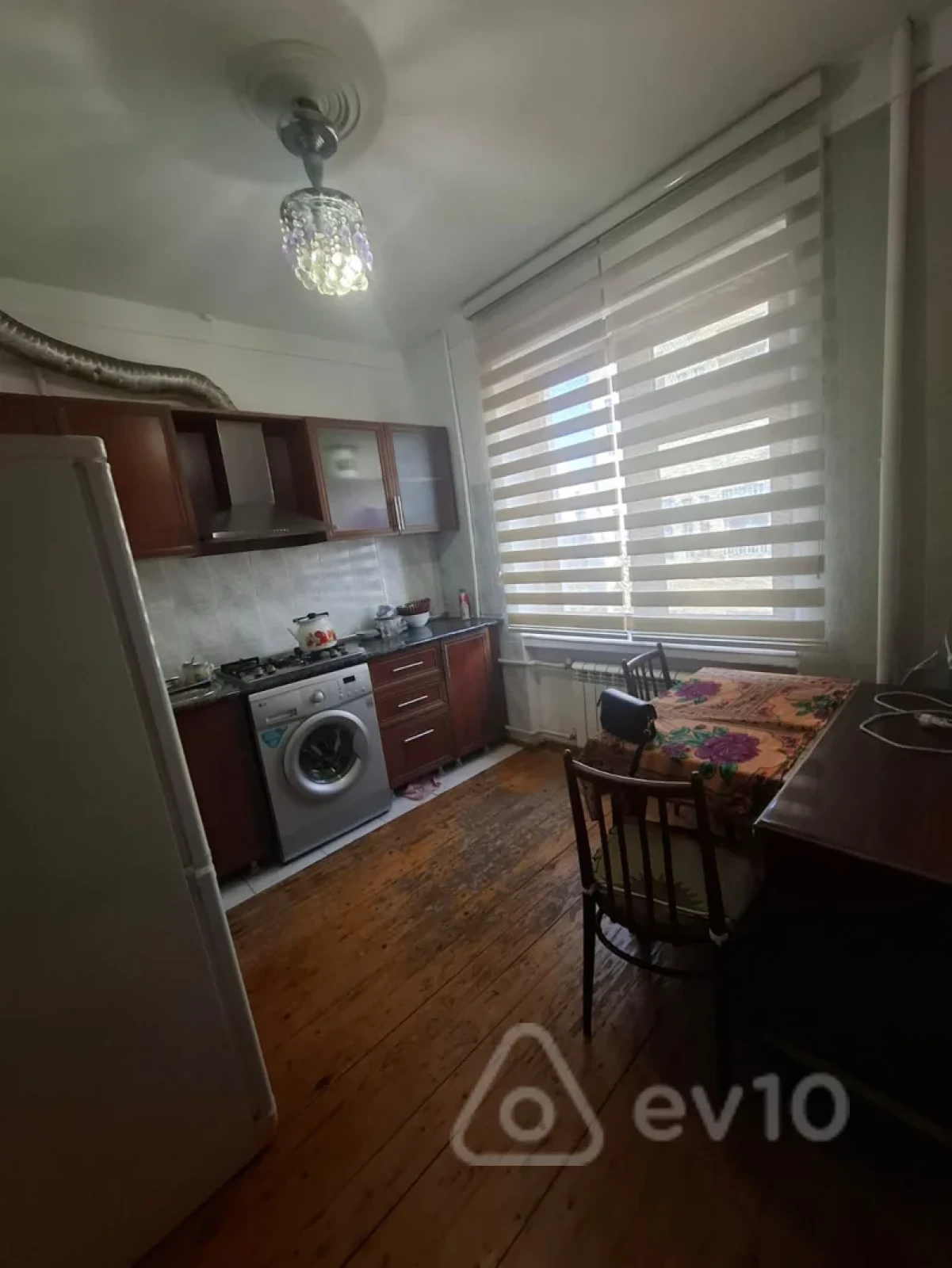Kirayə verilir 2 otaqlı köhnə tikili 60 m²