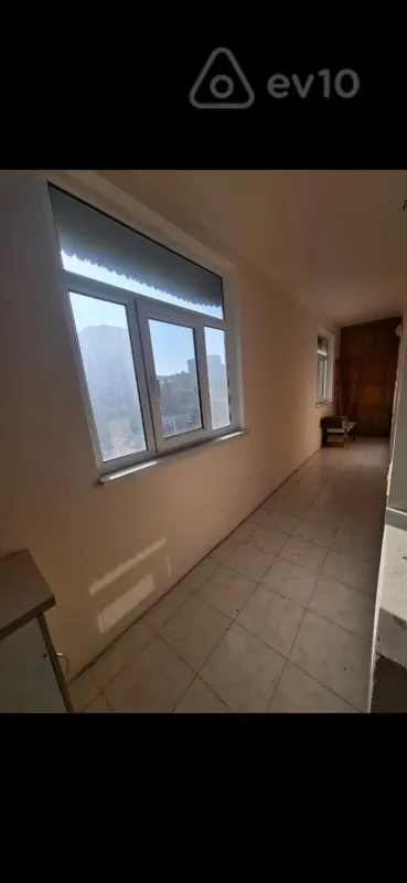 Kirayə verilir 2 otaqlı köhnə tikili 60 m²