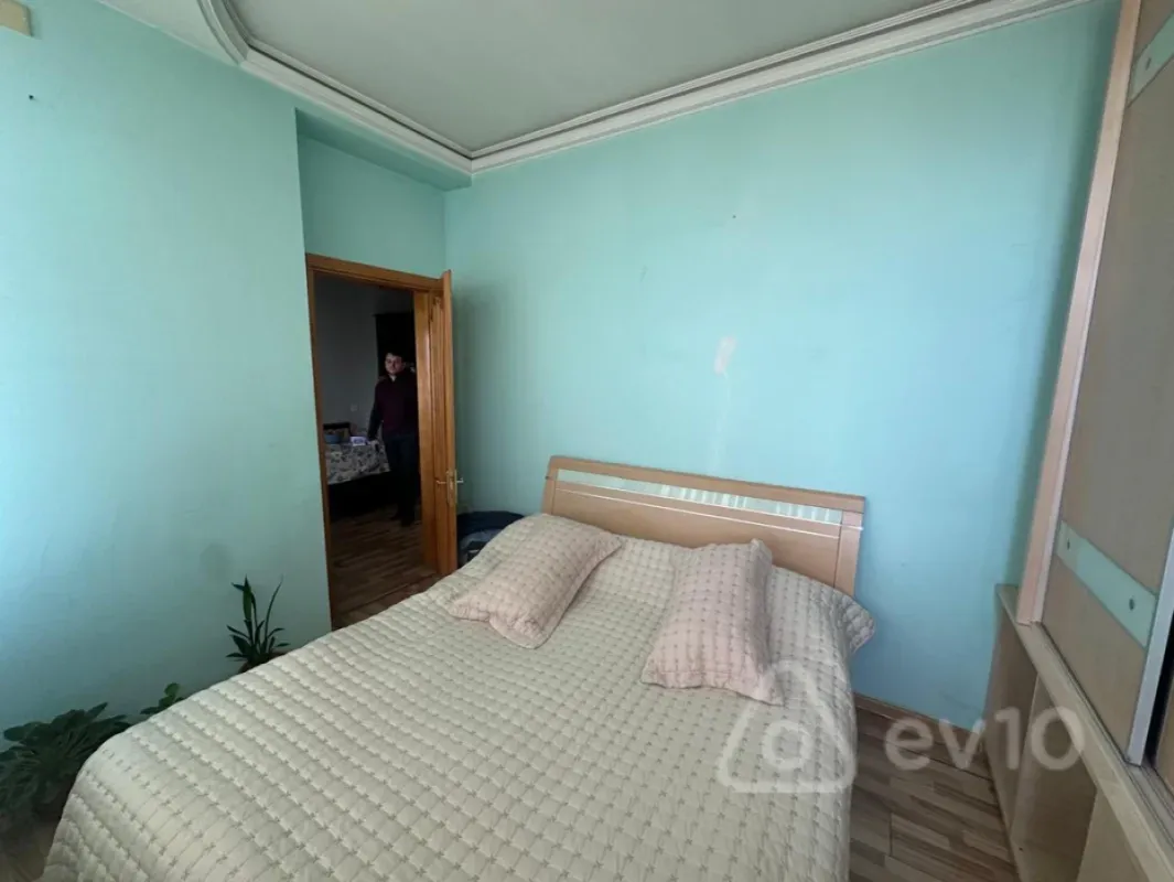 Satılır 3 otaqlı yeni tikili 80 m²