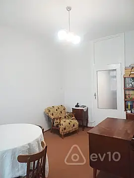 Satılır 5 otaqlı köhnə tikili 130 m²