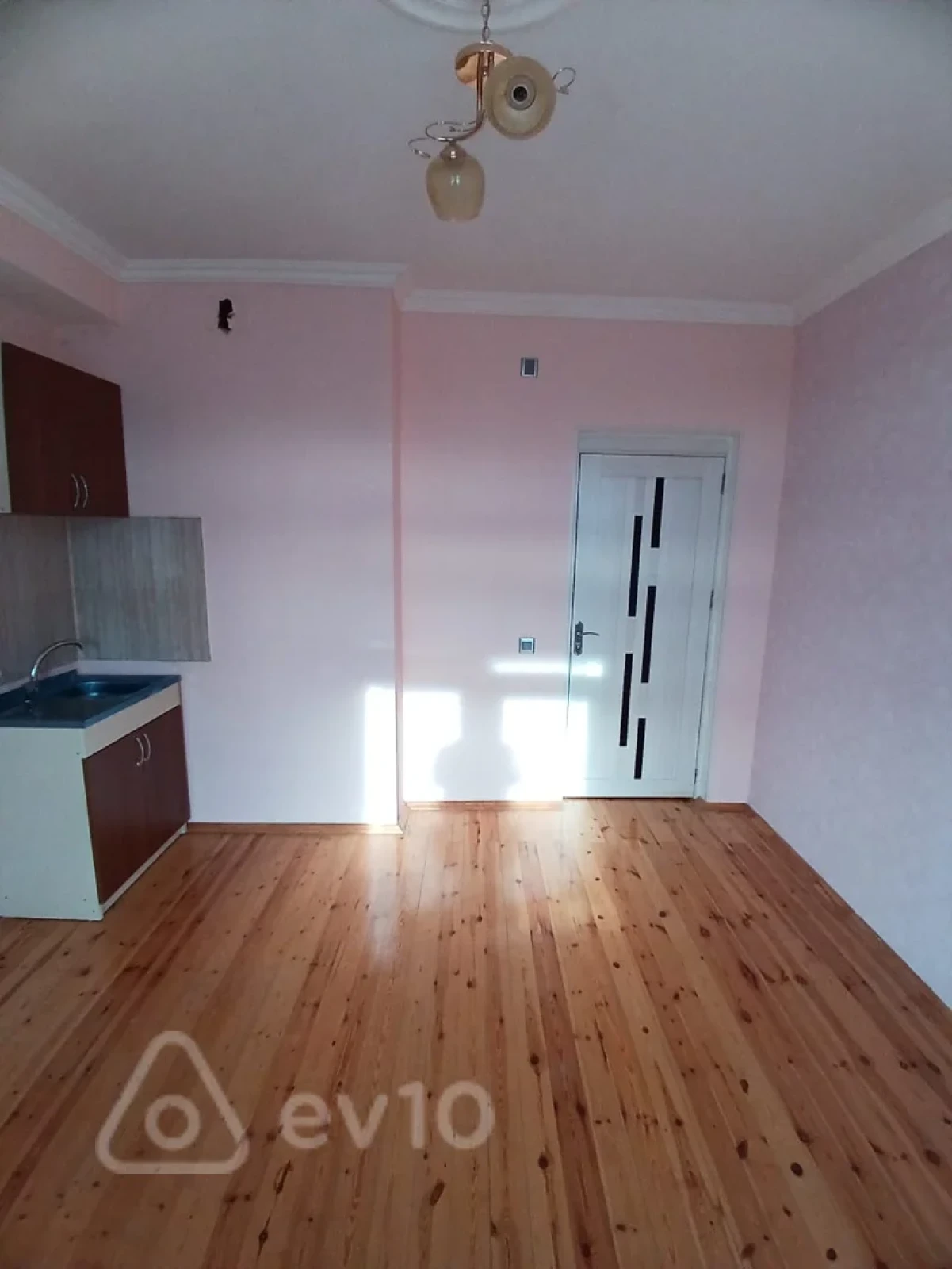 Satılır 4 otaqlı yeni tikili 110 m²