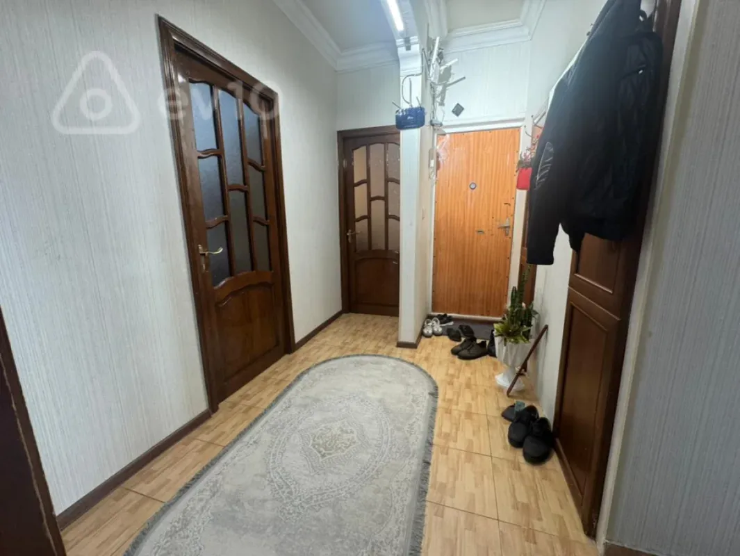 Satılır 4 otaqlı köhnə tikili 100 m²