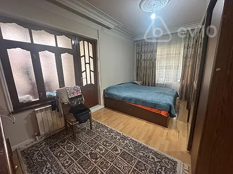 Satılır 4 otaqlı köhnə tikili 100 m²