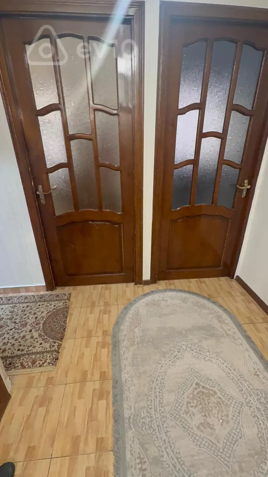 Satılır 4 otaqlı köhnə tikili 100 m²