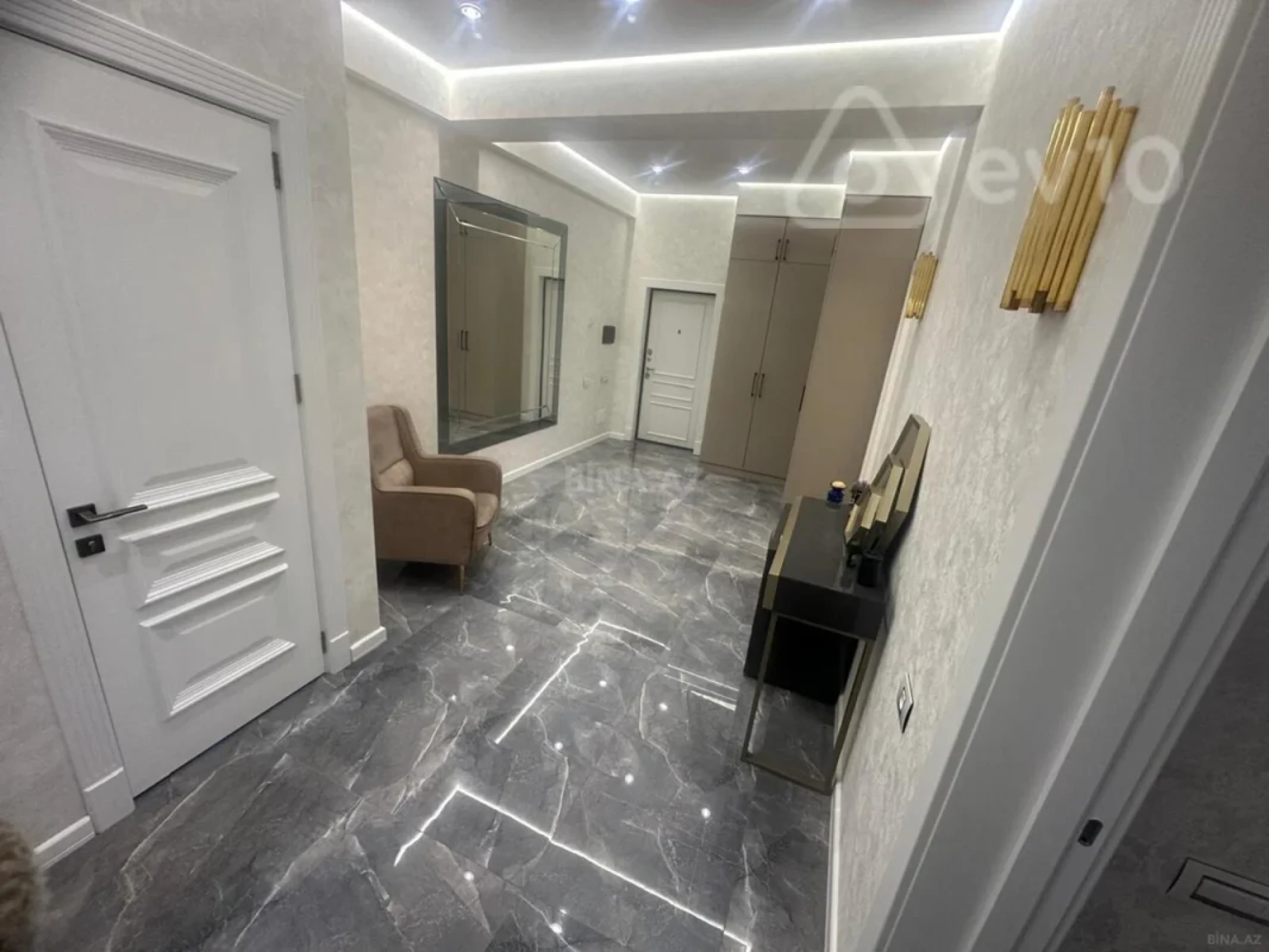 Kirayə verilir 3 otaqlı yeni tikili 107 m²
