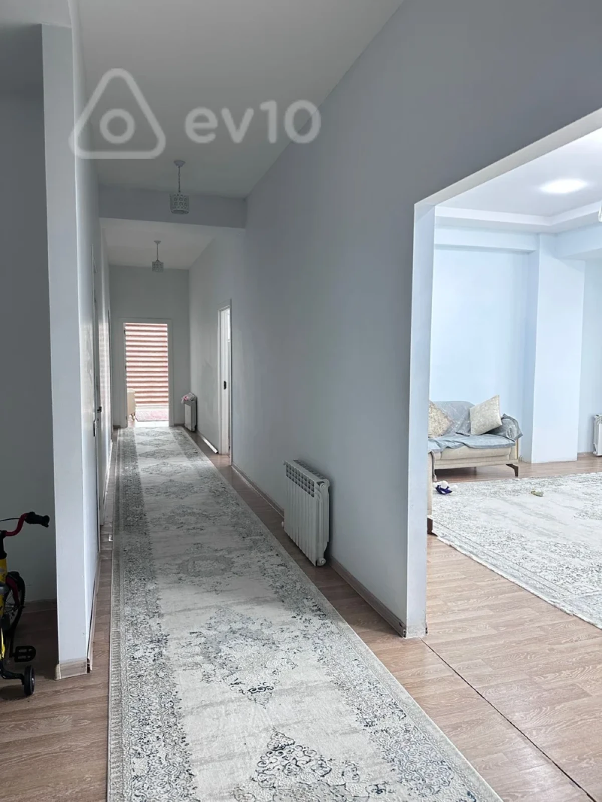 Kirayə verilir 3 otaqlı yeni tikili 150 m²