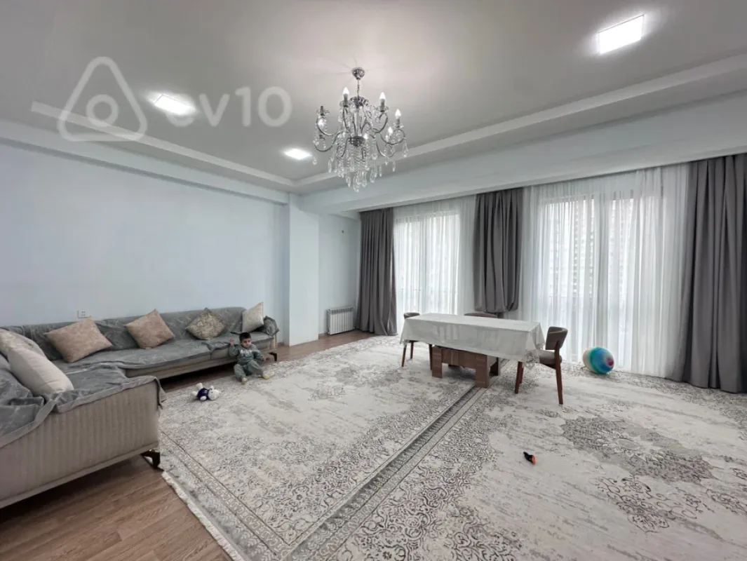 Kirayə verilir 3 otaqlı yeni tikili 150 m²