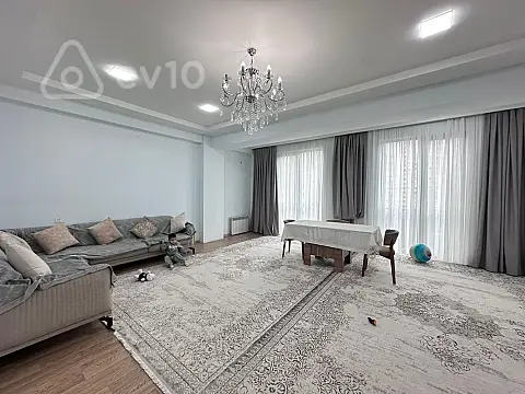 Kirayə verilir 3 otaqlı yeni tikili 150 m²