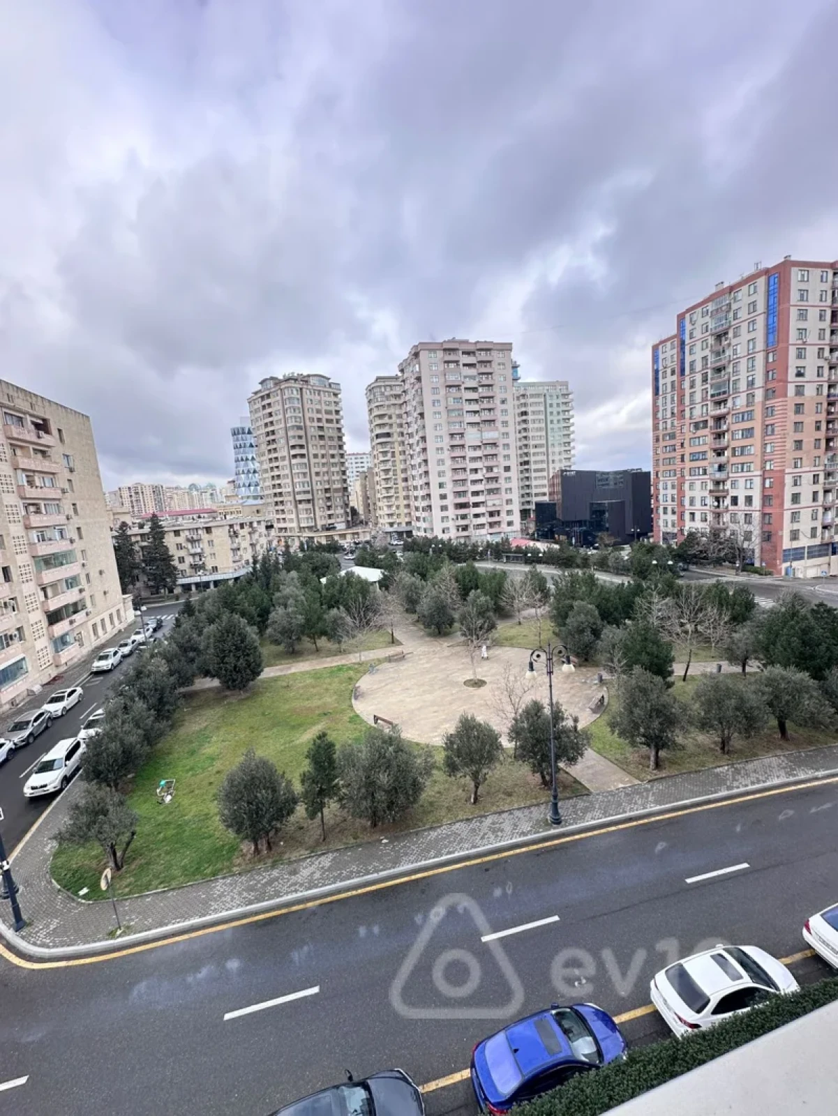 Kirayə verilir 3 otaqlı yeni tikili 150 m²