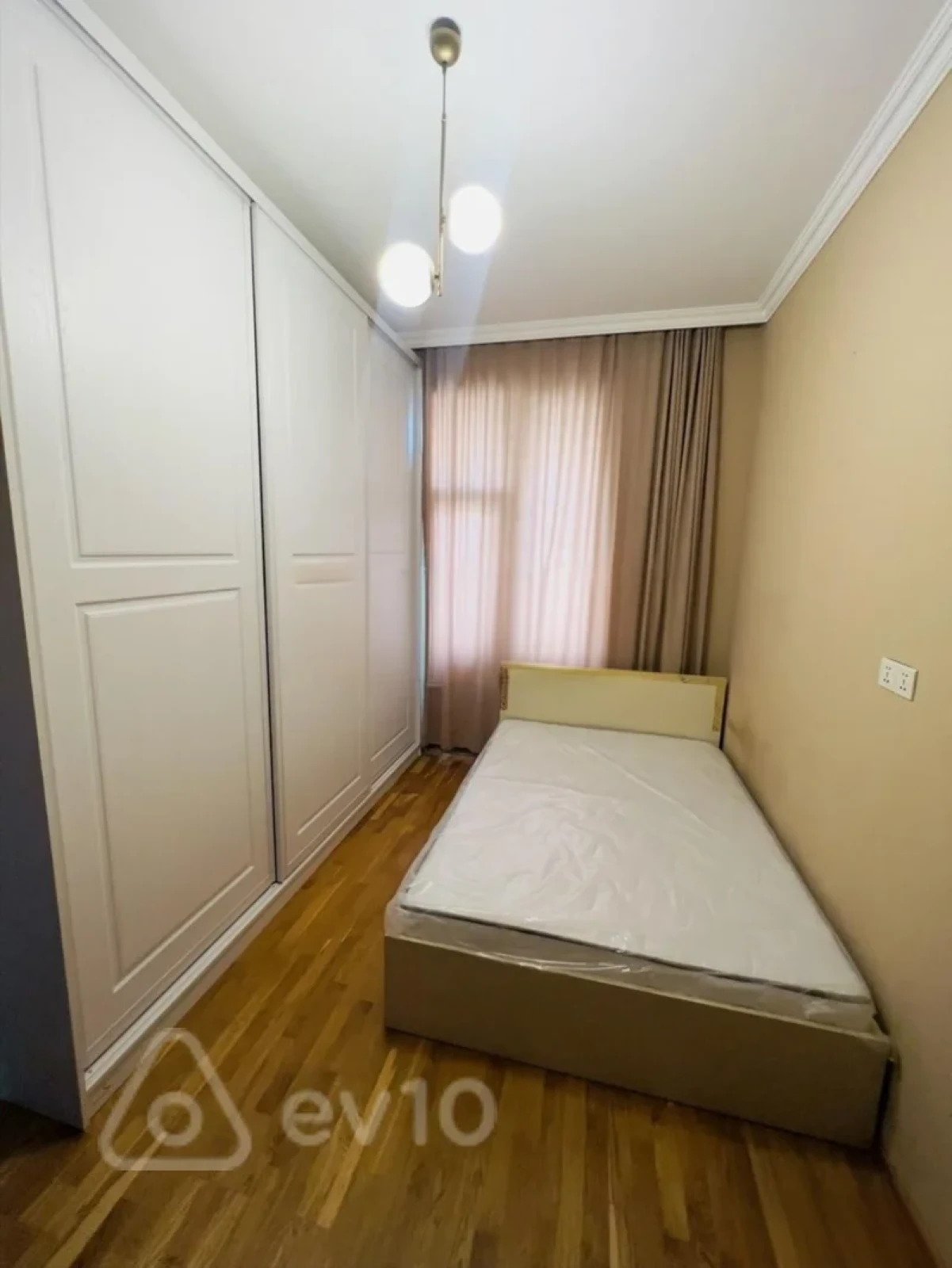 Kirayə verilir 2 otaqlı yeni tikili 60 m²