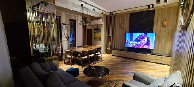 Kirayə verilir 5 otaqlı yeni tikili 250 m²