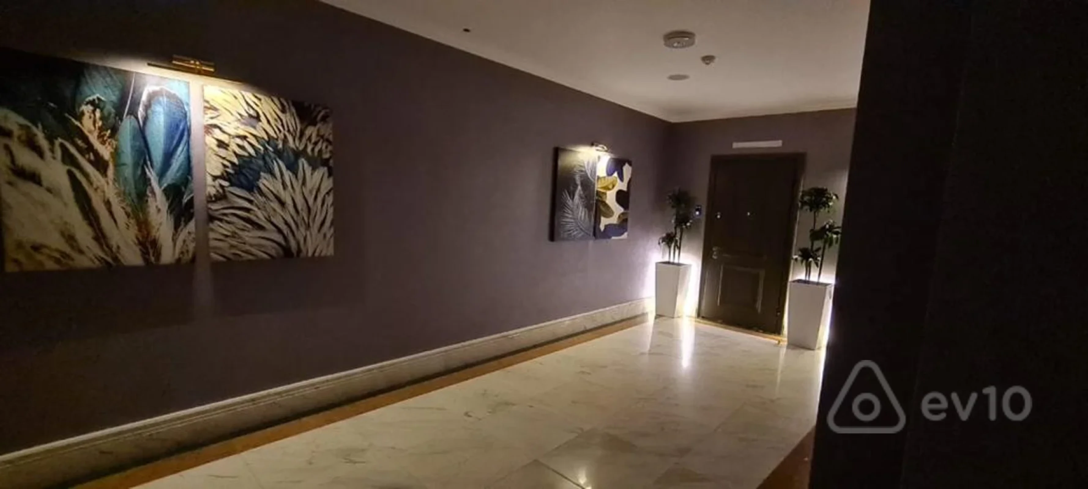 Kirayə verilir 5 otaqlı yeni tikili 250 m²