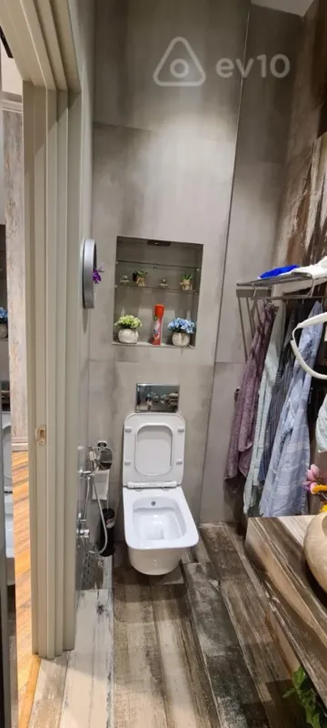 Kirayə verilir 5 otaqlı yeni tikili 250 m²