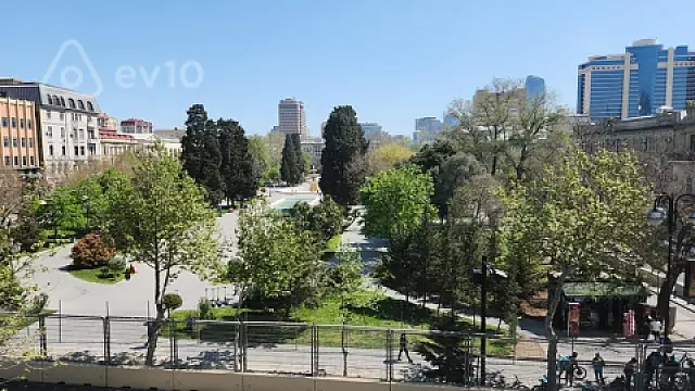 Kirayə verilir 5 otaqlı yeni tikili 250 m²