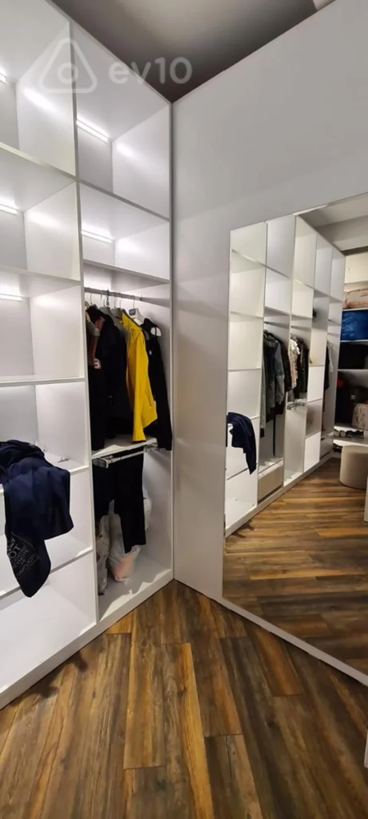 Kirayə verilir 5 otaqlı yeni tikili 250 m²